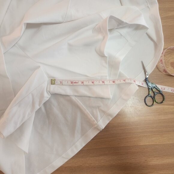 Wicked White Skort with Pockets Size Medium - Picture 11 of 11